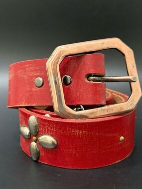 DIRTY VELVET Distressed Red Genuine Leather Flower Stud Buckle Belt Size M